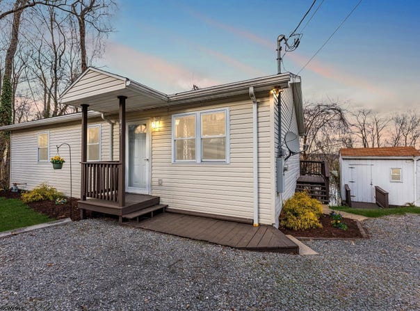 445 Harner Street, Morgantown, WV 26501-6630