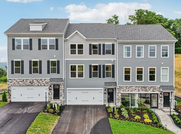 130 River Ridge Drive, Moon Township, PA 15108