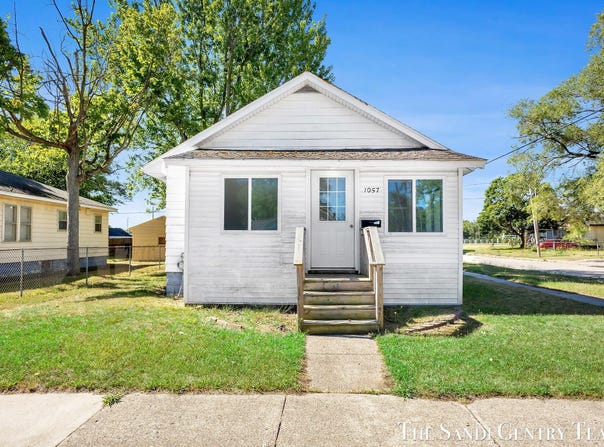 1057 E Larch Avenue, Muskegon, MI 49442
