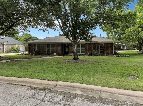 1631 Idlewood Drive, Sherman, TX 75092