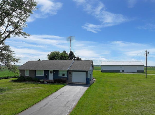 4627 S 1335 W., Francesville, IN 47946-8303