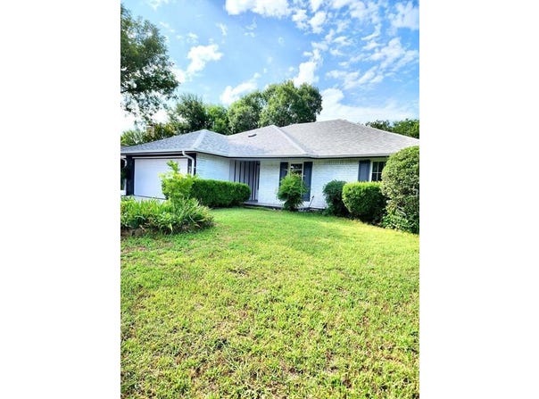 651 Brookside Drive, Cedar Hill, TX 75104