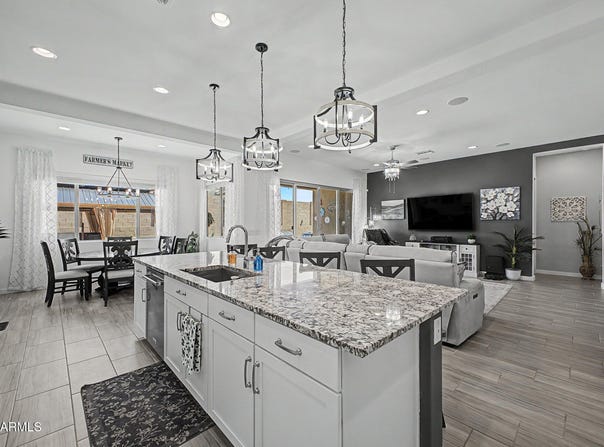 18904 W LAUREL Lane, Surprise, AZ 85388