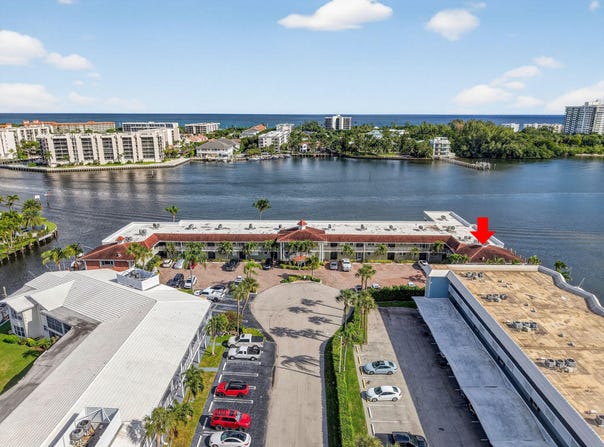 711 NE Harbour Terrace, Boca Raton, FL 33431