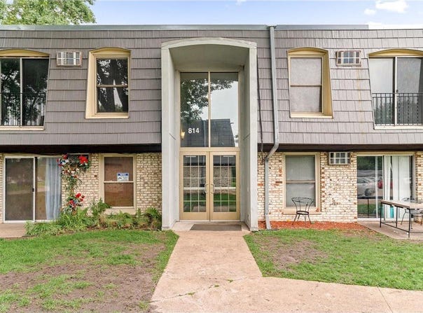 814 9th Avenue S, Hopkins, MN 55343