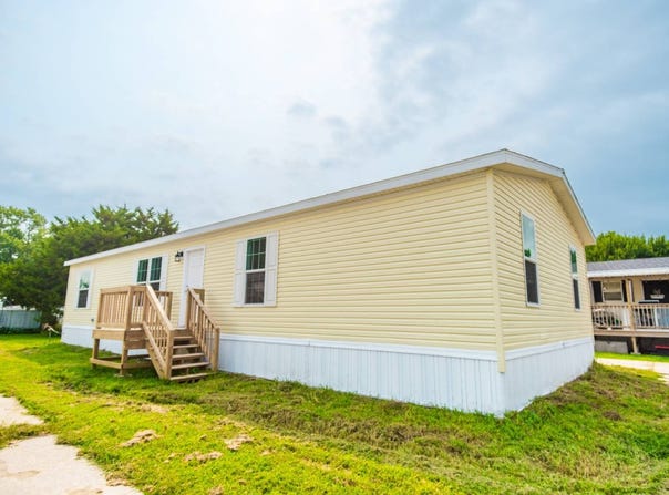 30 Sara Dr, Hastings, NE 68901