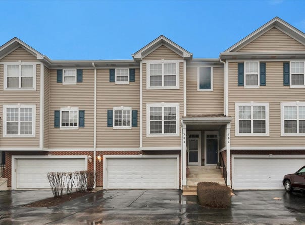 582 Declaration Lane, Aurora, IL 60502