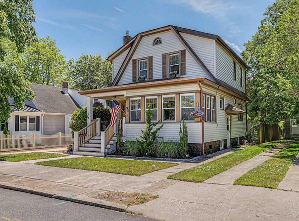34 E Dawes Ave, Somers Point, NJ 08244