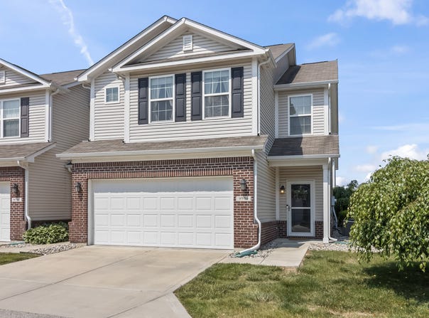 9709 Prairie Smoke Drive, Noblesville, IN 46060