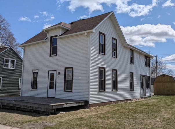 206 E Clark Street, Calmar, IA 52132