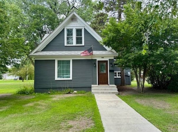1202  East 1st Street, Redfield, SD 57469