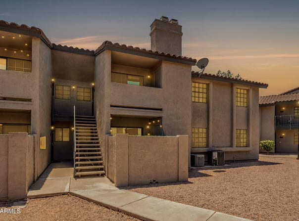533 W GUADALUPE Road, Mesa, AZ 85210