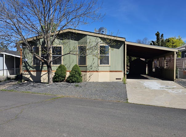4647 Winter Avenue, Klamath Falls, OR 97603