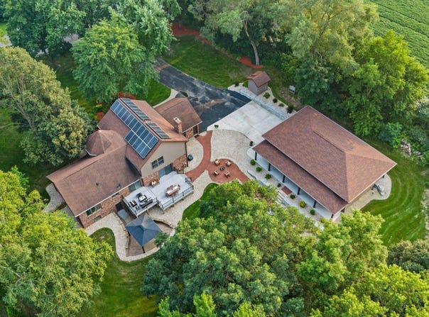 2127 Vintage Drive, Fitchburg, WI 53575