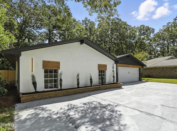 108 Elm Trail, Brandon, MS 39047
