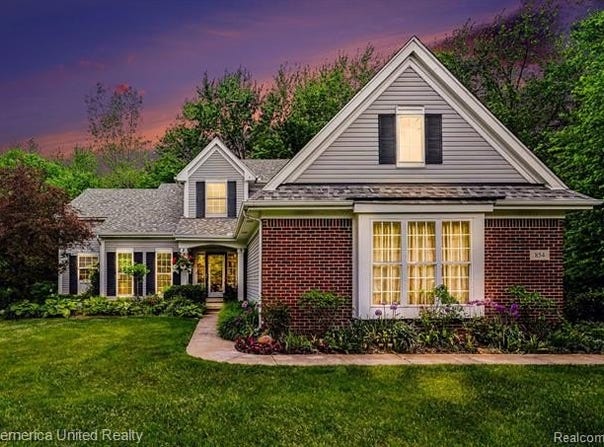 854 Weeping Willow Drive, Genoa Twp, MI 48843