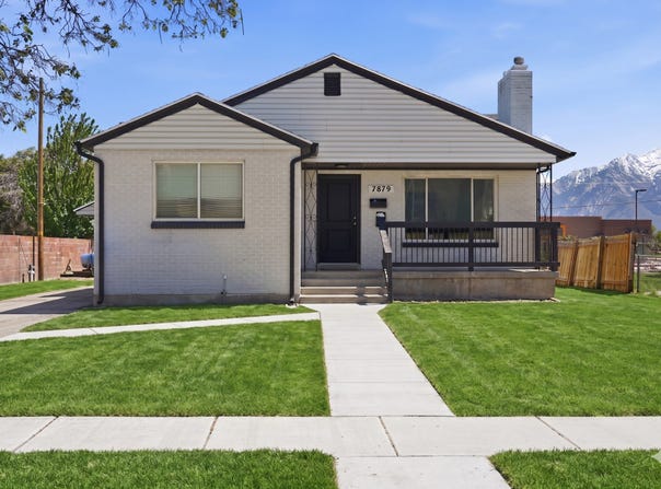 7879 S OAK St, Midvale, UT 84047