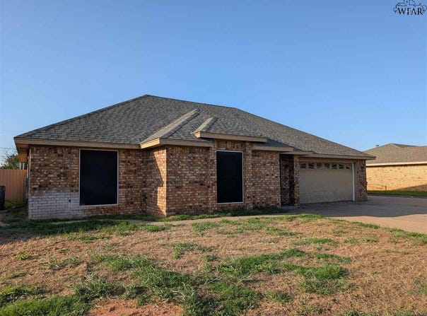 1319 PARLIAMENT STREET, Burkburnett, TX 76354