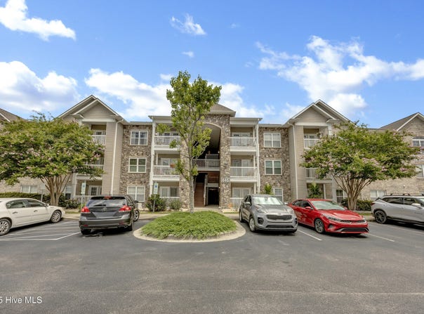 645 Condo Club Drive, Wilmington, NC 28412