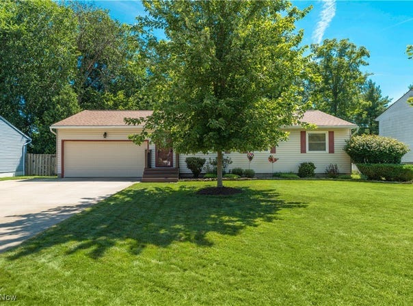 1669 Scarborough Drive, Brunswick, OH 44212