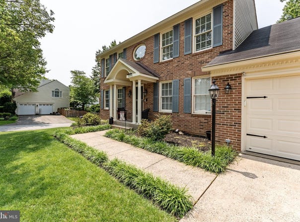 16644 CAXTON PLACE, DUMFRIES, VA 22025