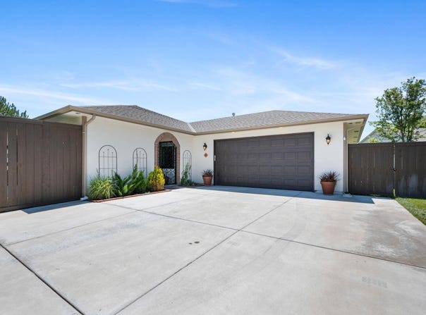 217 S Maple Dunes St, Wichita, KS 67235