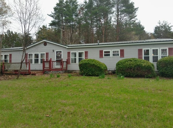 2127 S 29 Road, Cadillac, MI 49601