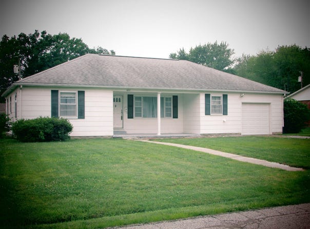 407 10th Street, Carmi, IL 62821