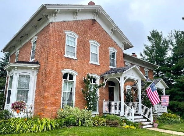 304 E Broadway, MOUNT CARROLL, IL 61053