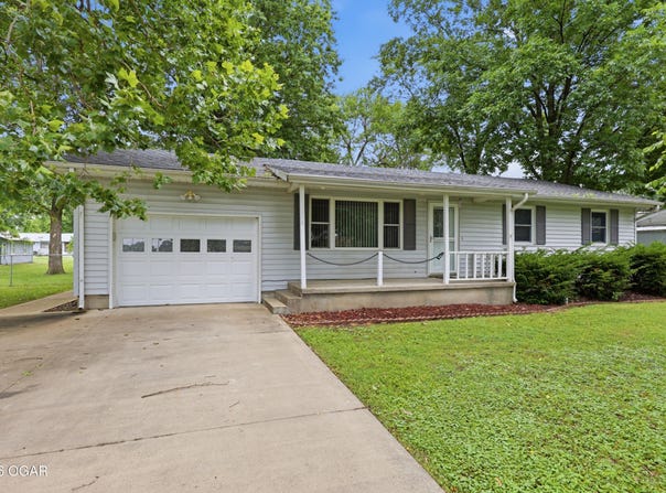 1204 College Street, Lamar, MO 64759