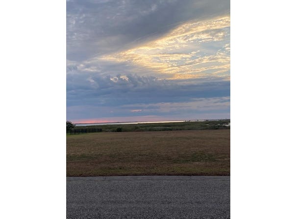 60 Southpointe Circle, ROCKPORT, TX 78382