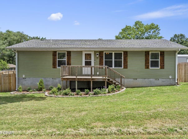 1213 3rd Street, Monett, MO 65708