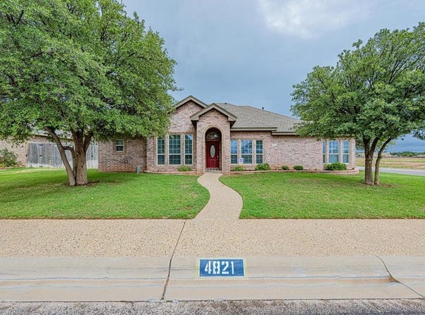 4821 Woodhollow Dr, Midland, TX 79707