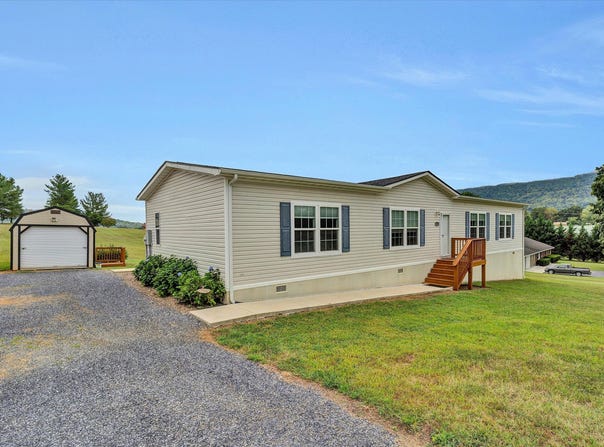 1115 Stayman Rd, Montvale, VA 24122