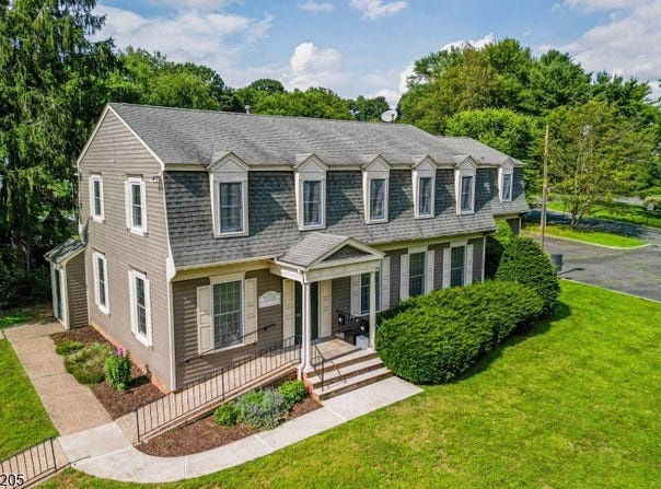 122 W Main, Clinton Town, NJ 08809