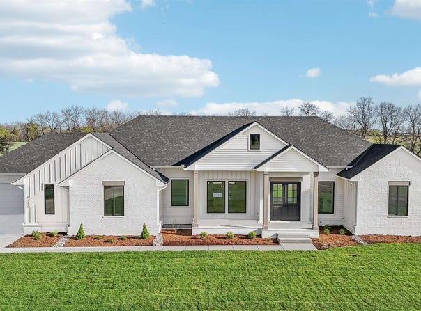 4350 E Brenda Cir, Valley Center, KS 67147