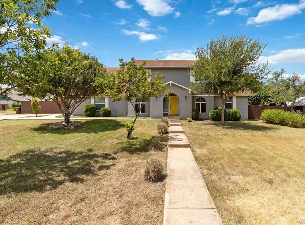 200 Sterling Browning Rd, Hollywood Park, TX 78232-1218
