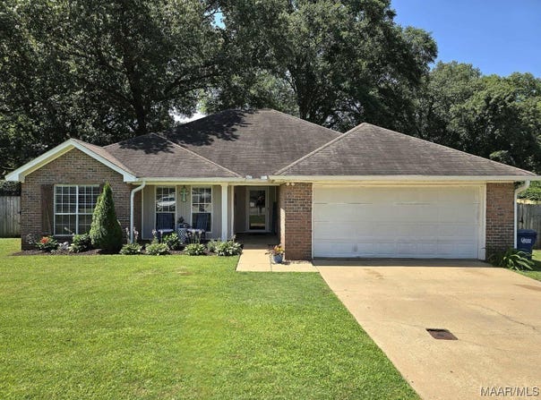 909 Oak Crest Court, Wetumpka, AL 36092