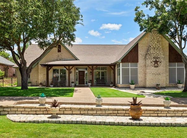 5217 Fairway Circle, Granbury, TX 76049