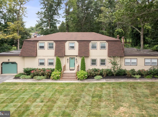 1927 ROOSEVELT BOULEVARD, VINELAND, NJ 08361