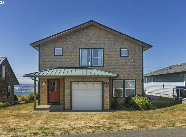 962 SW WAZIYATA AVE, Waldport, OR 97394