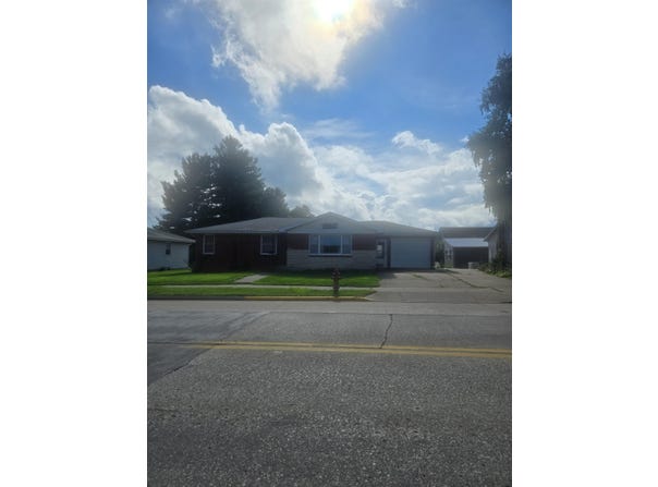901 S Main Street, Cuba City, WI 53807
