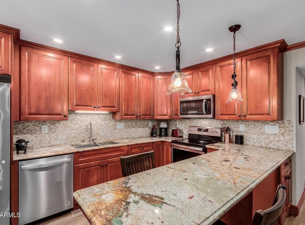 5525 E Thomas Road, Phoenix, AZ 85018
