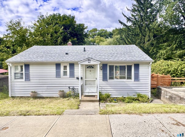 39 Brookview Avenue, Waterbury, CT 06706