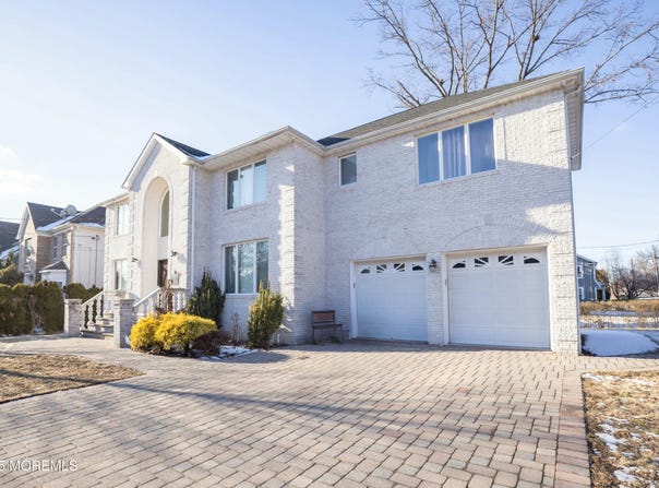 2 Universal Avenue, Edison, NJ 08820
