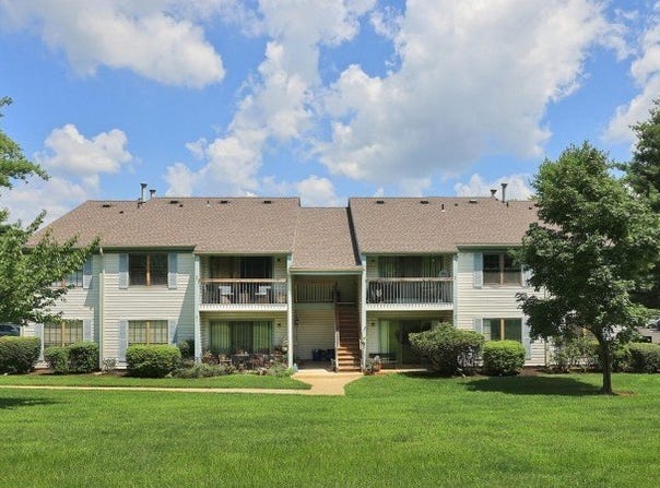 44 Crabapple Ln, Franklin Twp., NJ 08823-1408