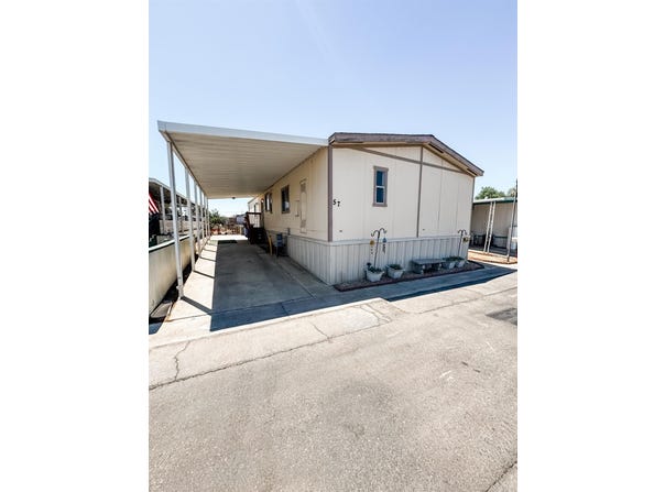 852 E Grangeville Boulevard, Hanford, CA 93230