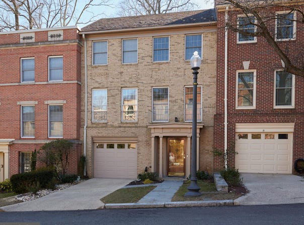 2712 UNICORN LANE NW, WASHINGTON, DC 20015