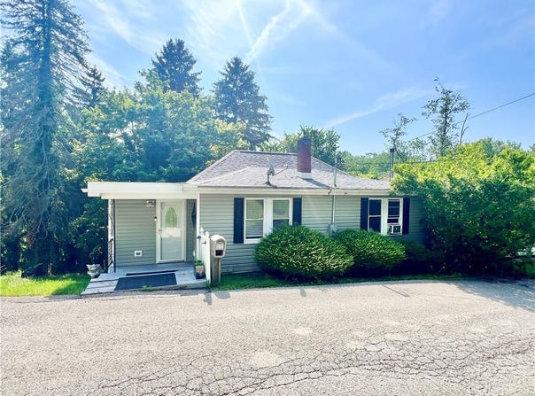 209 Bryant St, Sewickley Twp, PA 15637