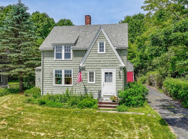 69 W Meadow Road, Rockland, ME 04841